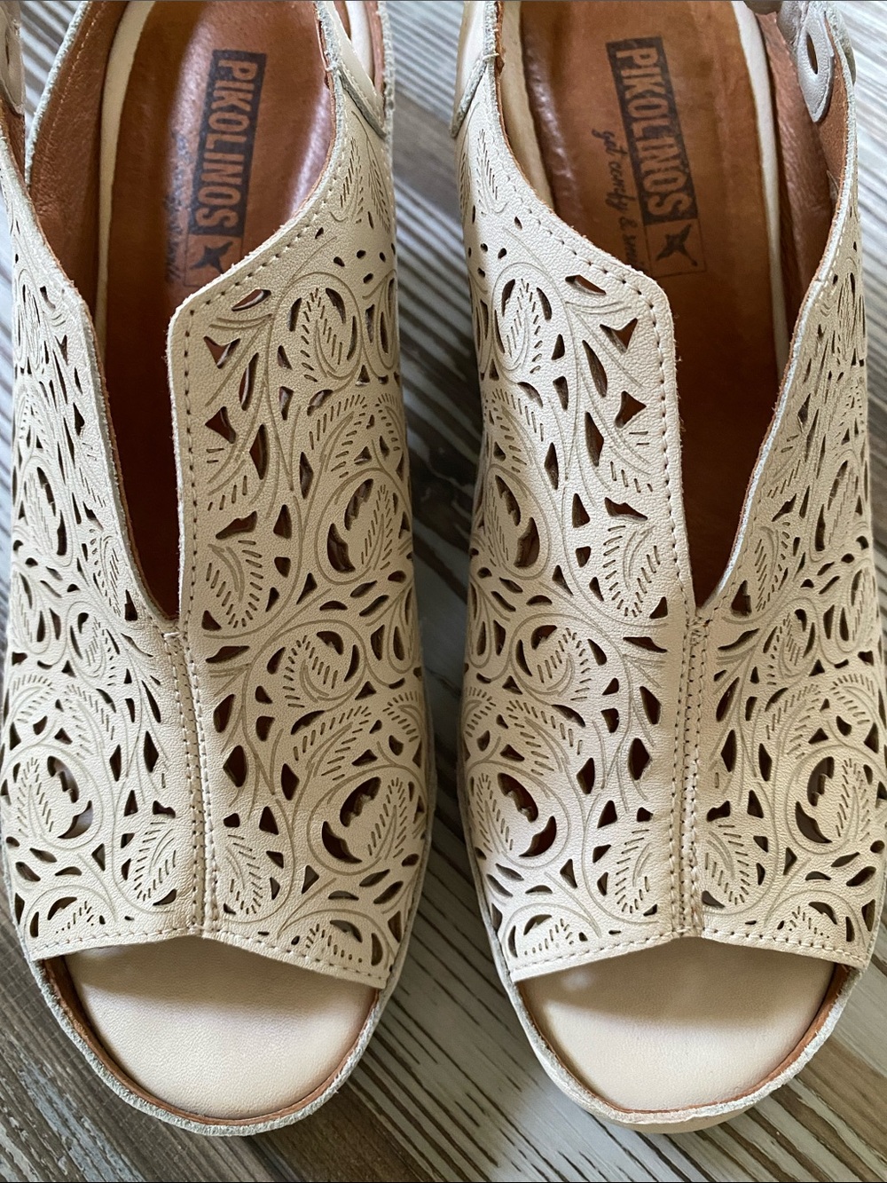 🤍Rare Pikolinos🤍Cream Laser-Cut Lace Look Leather Slingback Sandals - Picture 3 of 16